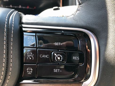 Used 2023 Jeep Grand Wagoneer Series II image 14