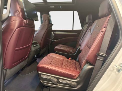 New 2026 Cadillac Escalade Luxury w/ LPO, Radiant Package image 13