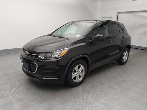 Used 2020 Chevrolet Trax LS w/ Tint and Cruise Package FWD image 2