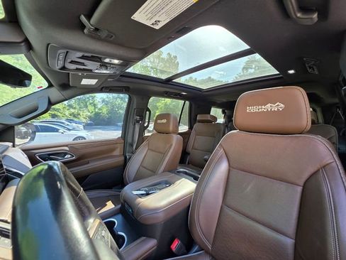 Used 2021 Chevrolet Tahoe High Country w/ Premium Package image 12