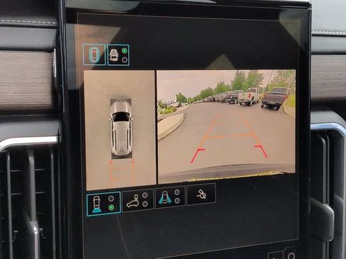 Used 2025 GMC Acadia Denali AWD/4WD image 17