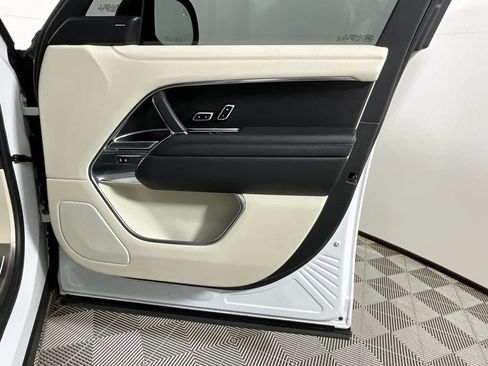 Certified 2023 Land Rover Range Rover SE image 24