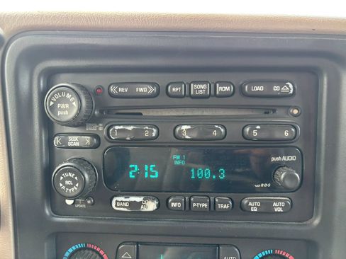 Used 2003 Chevrolet Suburban 2500 LS w/ LS Preferred Equipment Group image 21