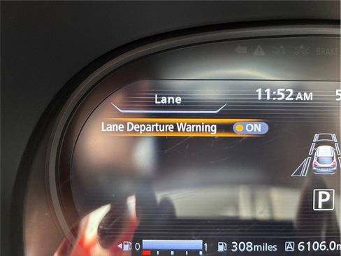 Used 2023 Nissan Kicks SV image 29