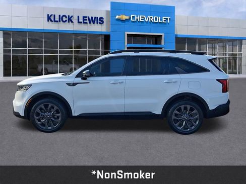 Used 2021 Kia Sorento EX w/ EX AWD X-Line Package image 4