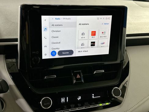 Used 2023 Toyota Corolla SE image 23