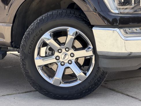 Used 2021 Ford F150 Lariat w/ Equipment Group 502A High AWD/4WD image 3