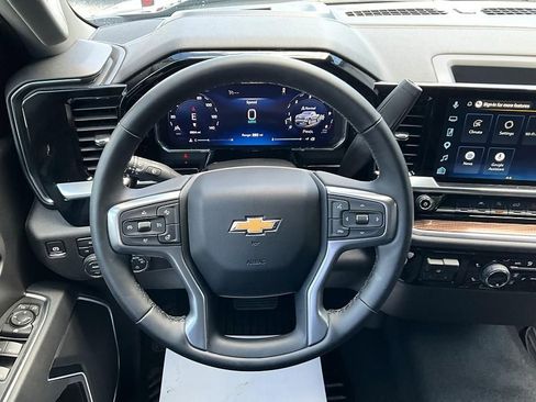 Used 2026 Chevrolet Silverado 1500 LT AWD/4WD image 32