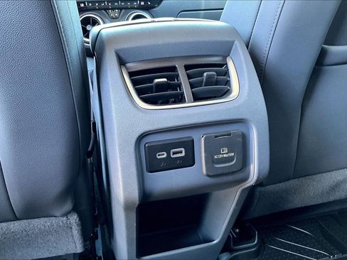 Used 2019 Chevrolet Blazer LT w/ Sun and Wheels Package FWD image 10