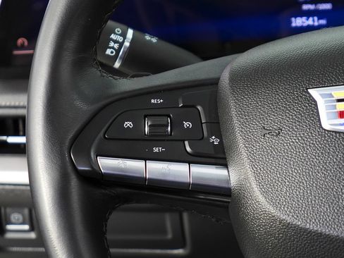 Used 2025 Cadillac XT4 Premium Luxury FWD image 30