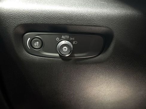 Certified 2023 Chevrolet Traverse LT image 19