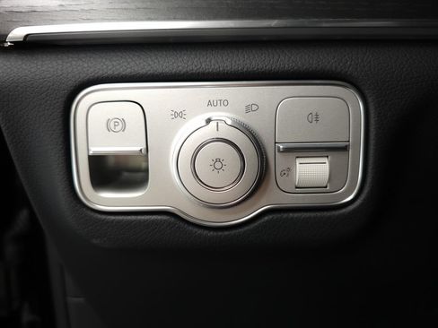 Used 2026 Mercedes-Benz GLE 450 4MATIC w/ Driver Assistance Package image 10