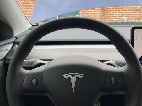 Used 2024 Tesla Model Y Performance image 4