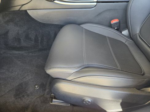 Used 2025 Mercedes-Benz C 300 Sedan image 24