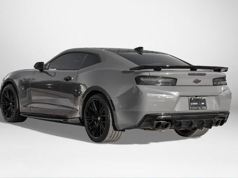 Used 2016 Chevrolet Camaro SS image 8