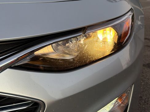 Used 2021 Chevrolet Malibu LT image 9