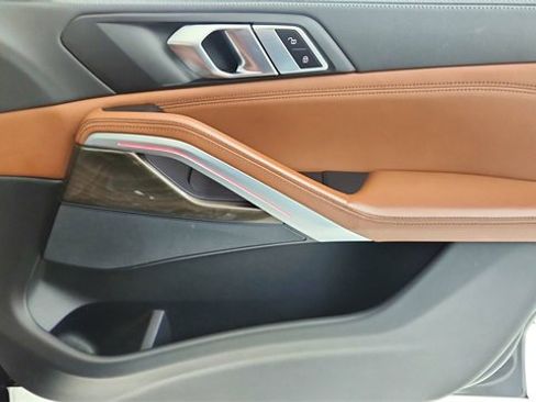 Used 2022 BMW X6 xDrive40i w/ Executive Package image 24