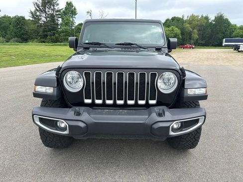 Used 2018 Jeep Wrangler Unlimited Sahara AWD/4WD image 8