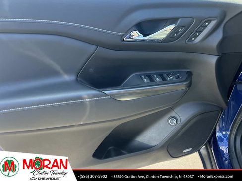 Certified 2023 GMC Acadia SLT w/ Elevation Edition image 17