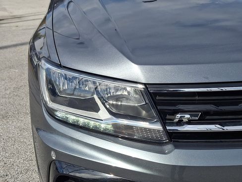 Used 2021 Volkswagen Tiguan SE R-Line image 10