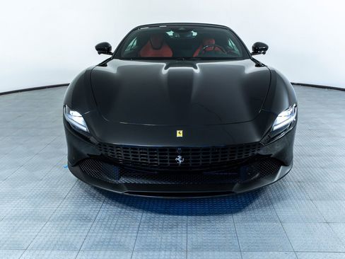 Certified 2025 Ferrari Roma Spider RWD image 40