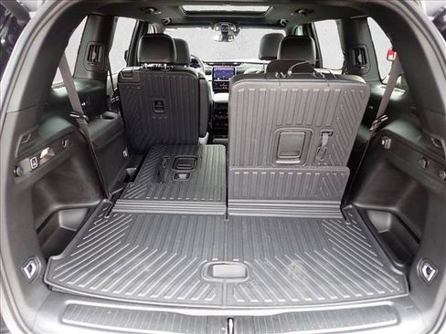 Used 2024 Jeep Grand Cherokee L Limited w/ Black Appearance Package AWD/4WD image 8