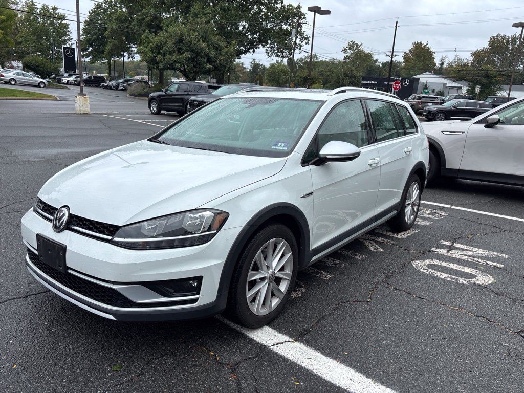 Used 2019 Volkswagen Golf Alltrack AWD/4WD image 1