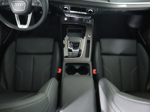 Used 2025 Audi Q5 e Premium Plus w/ Premium Plus Package image 18