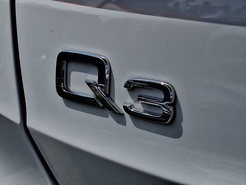 Used 2022 Audi Q3 2.0T Premium Plus AWD/4WD image 10