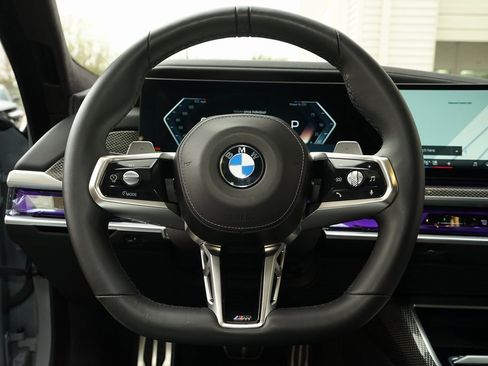 Used 2023 BMW 760i xDrive image 12