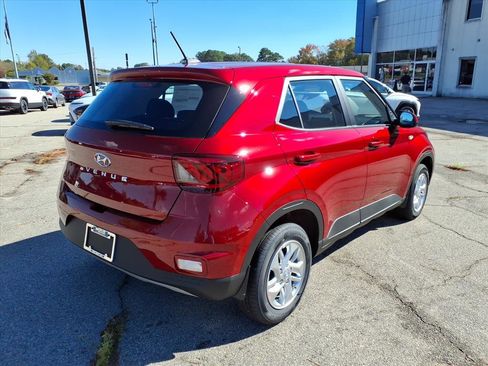 New 2026 Hyundai Venue SE image 3