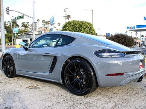 Used 2025 Porsche 718 Cayman RWD image 3