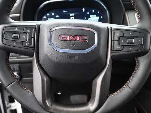 Used 2024 GMC Yukon XL AT4 AWD/4WD image 18