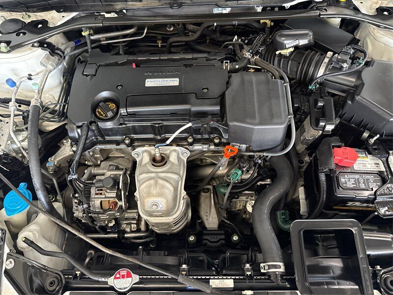 Used 2017 Honda Accord Sport image 11