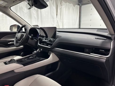 Used 2025 Toyota Grand Highlander AWD image 65