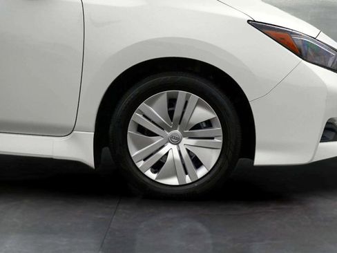 Used 2024 Nissan Leaf S image 9