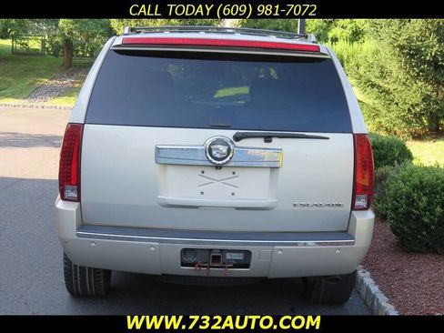 Used 2007 Cadillac Escalade AWD w/ Information Package image 34