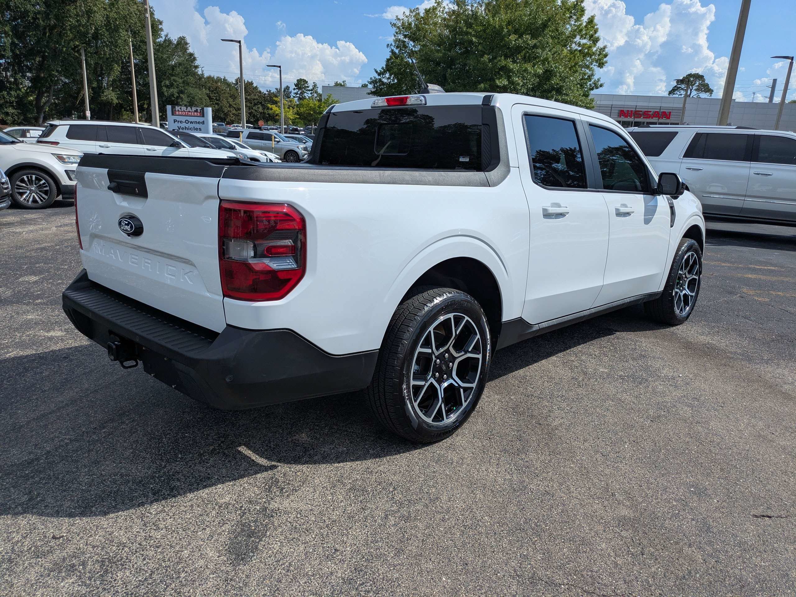 Used 2025 Ford Maverick Lariat w/ 4K Tow Package AWD/4WD image 4