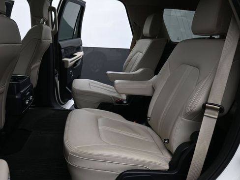 Used 2023 Ford Expedition Platinum image 15