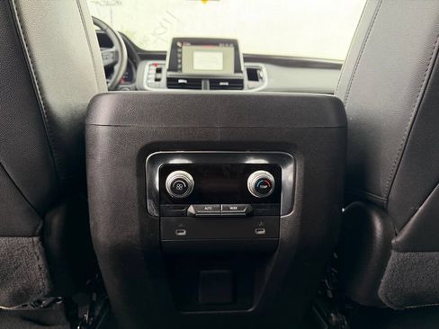 Used 2023 GMC Yukon SLT AWD/4WD image 26