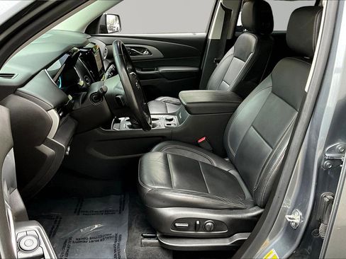 Used 2021 Chevrolet Traverse RS w/ LPO, Floor Liner Package FWD image 22