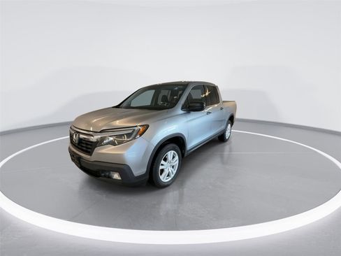 Used 2017 Honda Ridgeline RT image 2