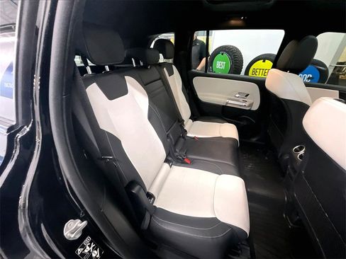 Used 2022 Mercedes-Benz GLB 250 4MATIC image 16