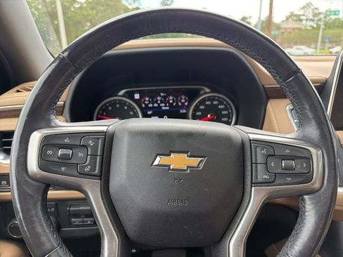 Used 2021 Chevrolet Suburban Premier w/ Premium Package RWD image 11