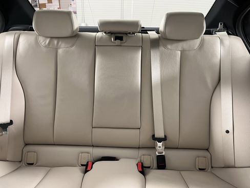 Used 2018 BMW 330i xDrive Sedan w/ Premium Package image 23