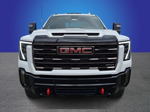 Used 2024 GMC Sierra 2500 AT4X AWD/4WD image 2
