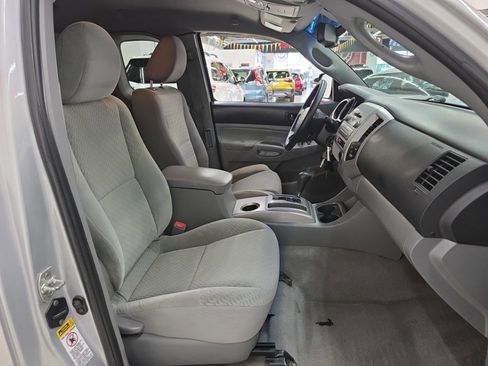 Used 2010 Toyota Tacoma 4x4 Access Cab V6 image 8