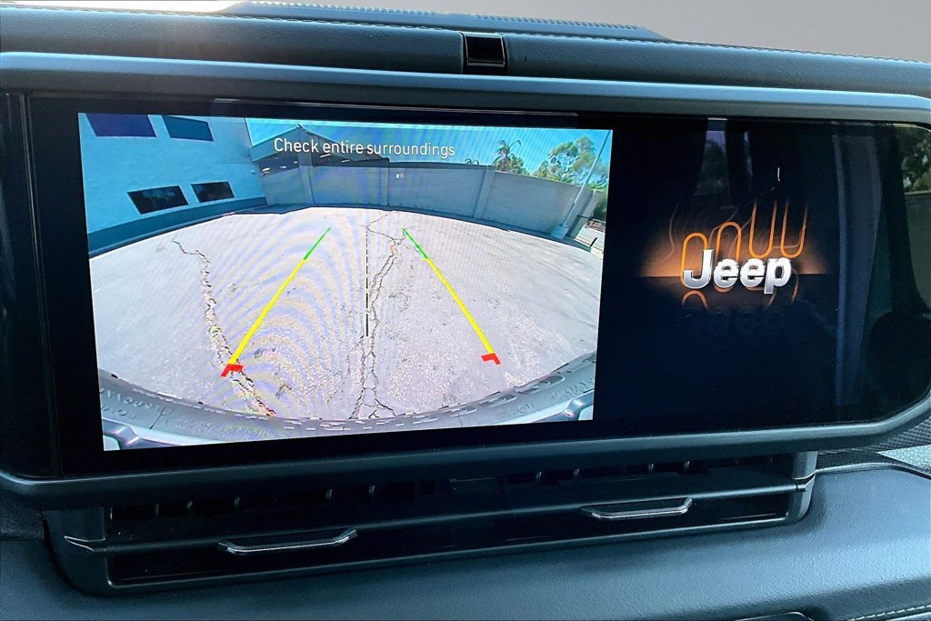 Certified 2025 Jeep Wrangler Unlimited Rubicon w/ Convenience Group AWD/4WD image 25