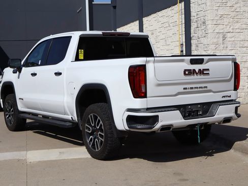 Used 2019 GMC Sierra 1500 AT4 w/ AT4 Premium Package AWD/4WD image 3