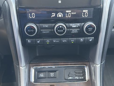 Used 2022 Subaru Ascent Touring AWD/4WD image 16